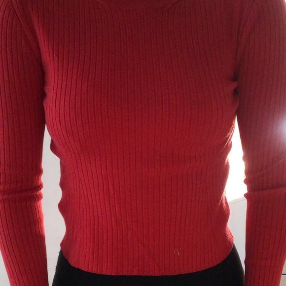 Red top - Picture 4 of 6